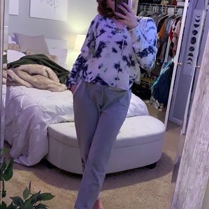 long sleeve loose shirt.